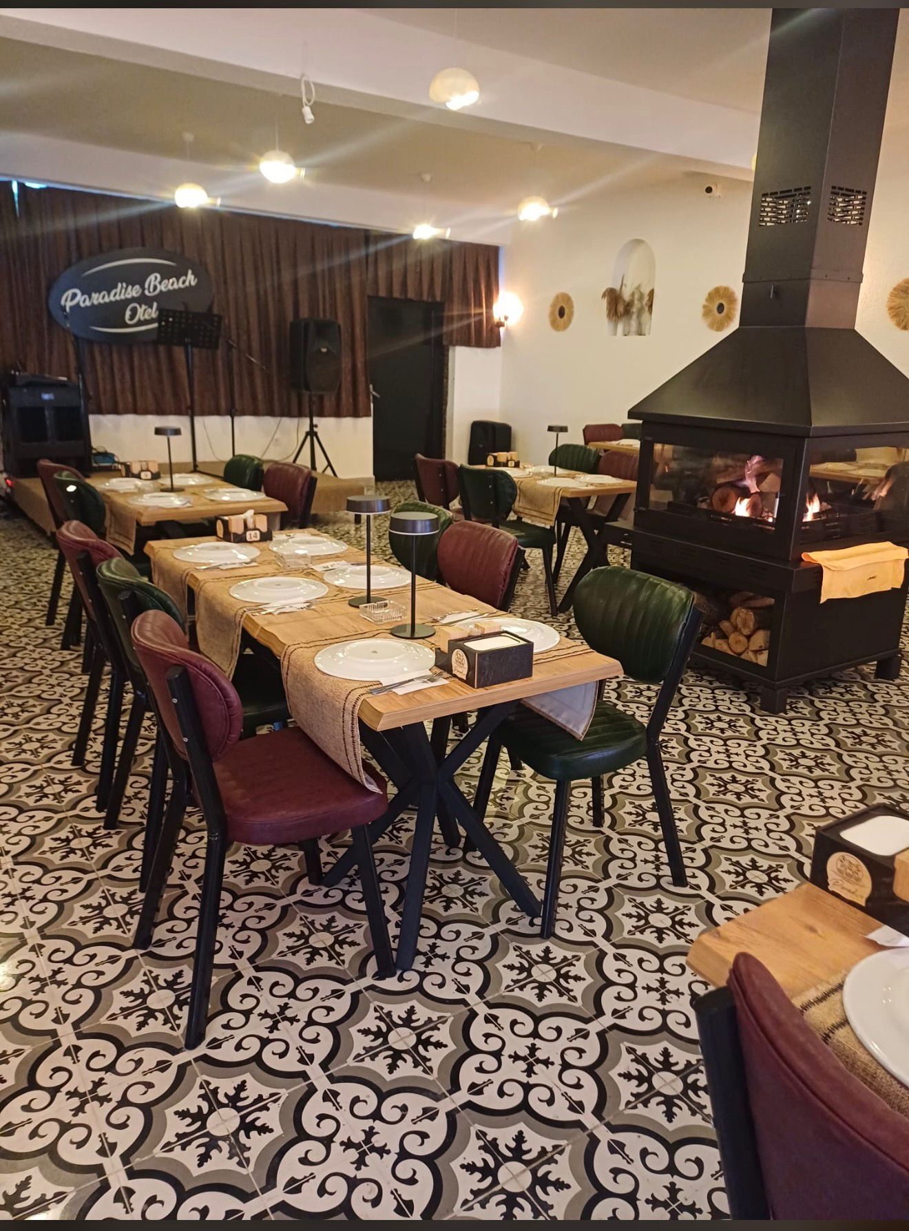 Montera Endüstriyel Ahşap Cafe Masa Sandalye Takımı