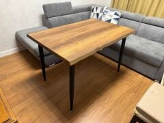 Ralin Mdlam Yemek Masası – Siyah İnce Metal Ayaklı